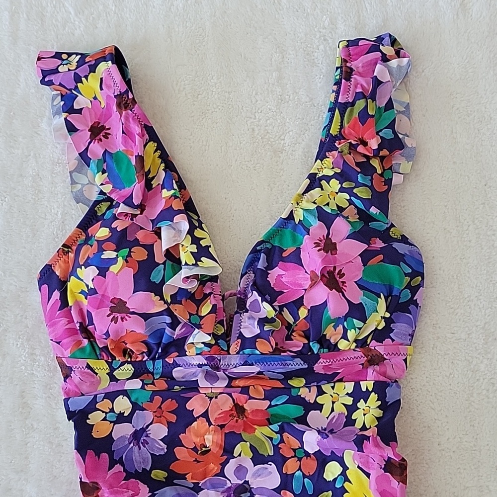 Cupshe Women's Ruffled One Piece Floral Swimsuit V Neck Lace Up Medium NWT - Picture 6 of 10